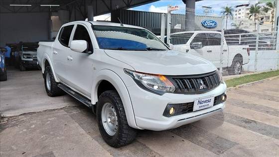MITSUBISHI L200 TRITON 2.4 16V TURBO DIESEL GL CD 4X4 MANUAL
